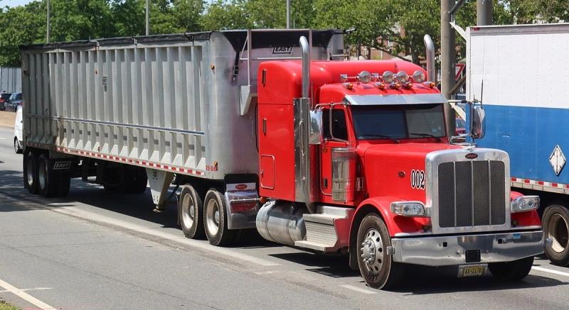 Ciekawostki o amerykańskich ciężarówkach: Dlaczego mają charakterystyczne nosy?