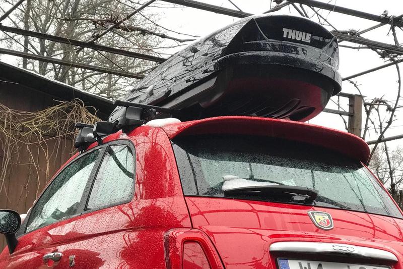 Przewóz nart samochodem