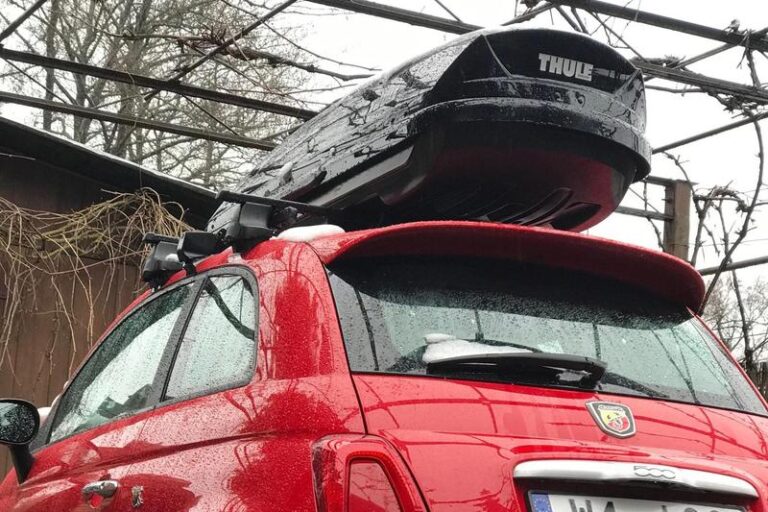 Praktyczne porady, jak przewozić narty w samochodzie bez stresu