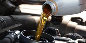 Znakomite sygnały, po czym poznać, że silnik bierze olej