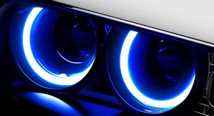 Czyszczenie plastikowych reflektorów