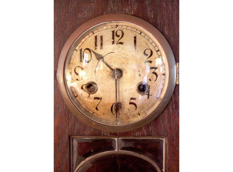 Jak skutecznie czyścić zegary w samochodzie, by znów lśniły?