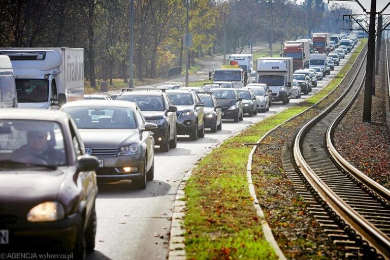 Jak skutecznie opłacić samochód w urzędzie skarbowym? Praktyczny poradnik