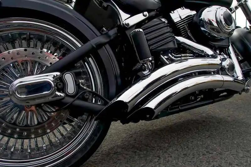 Odkryj, jak zrobić efektowne strzały z wydechu w motocyklu