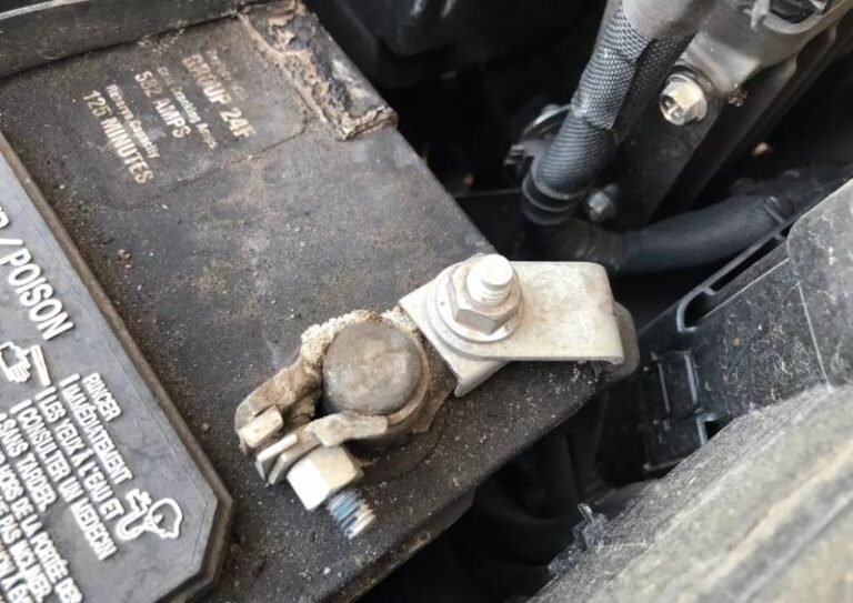 Sposoby na skuteczne smarowanie klem akumulatora i przedłużenie ich żywotności