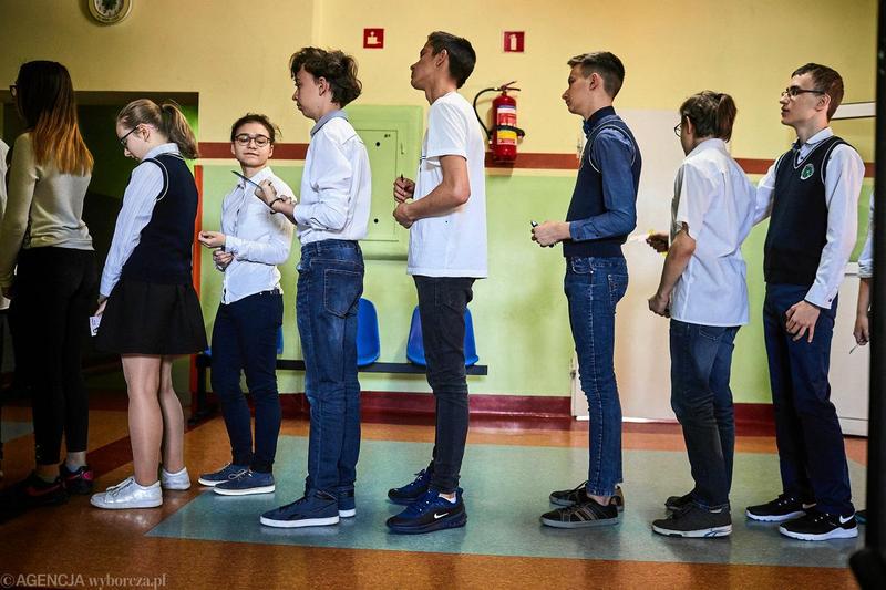 Wybór idealnych butów na egzamin prawa jazdy – co nosić, aby czuć się pewnie?