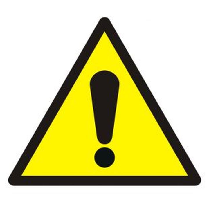 Żółty wykrzyknik w samochodzie