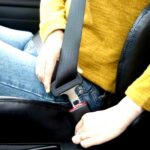 Skuteczne sposoby na to, jak wyczyścić pasy w samochodzie