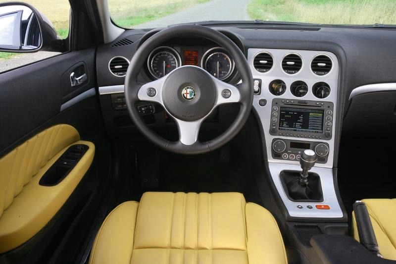 Benzyna czy diesel? Poradnik dla przyszłych właścicieli Alfa Romeo 159