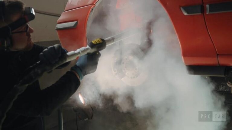 Jak skutecznie wyczyścić silnik w środku? Praktyczny przewodnik dla każdego mechanika