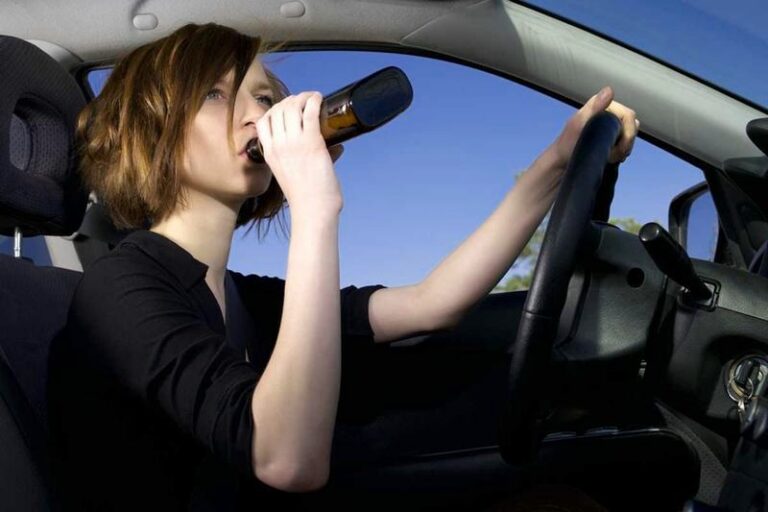 Kiedy jazda pod wpływem alkoholu prowadzi do utraty prawa jazdy?
